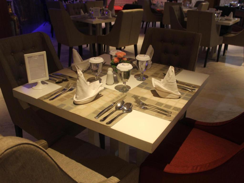 G'Sign Hotel Banjarmasin Banjarmasin  Exteriör bild